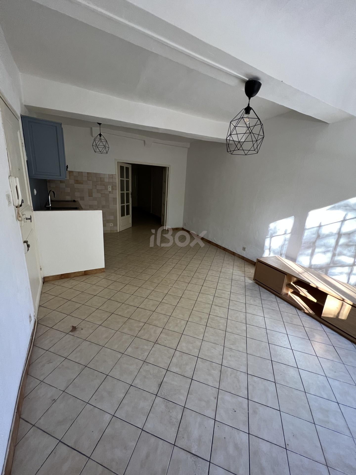 Flat Place Sadi Carnot in Toulon