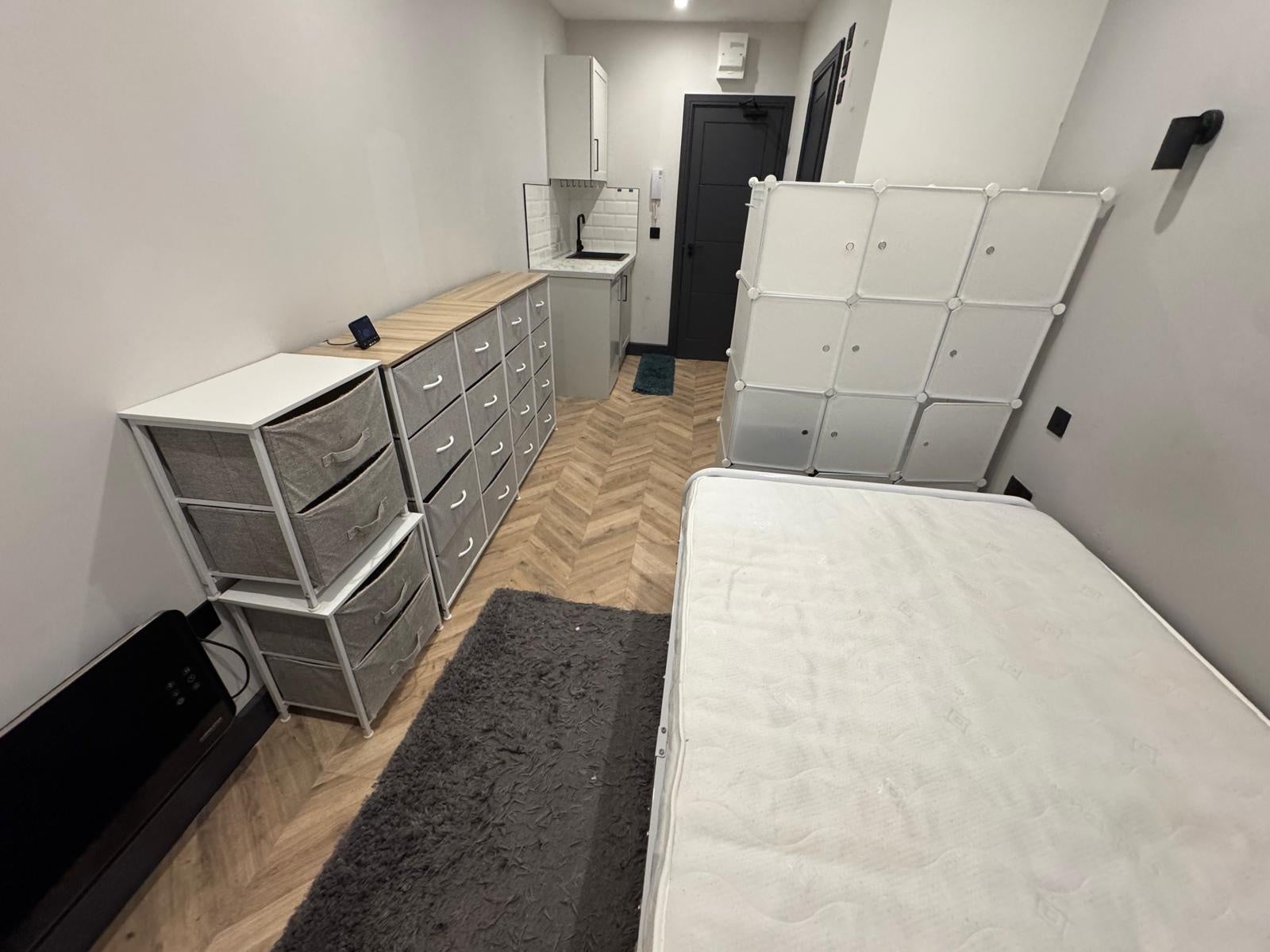 Room Grayscroft Road in Greater London