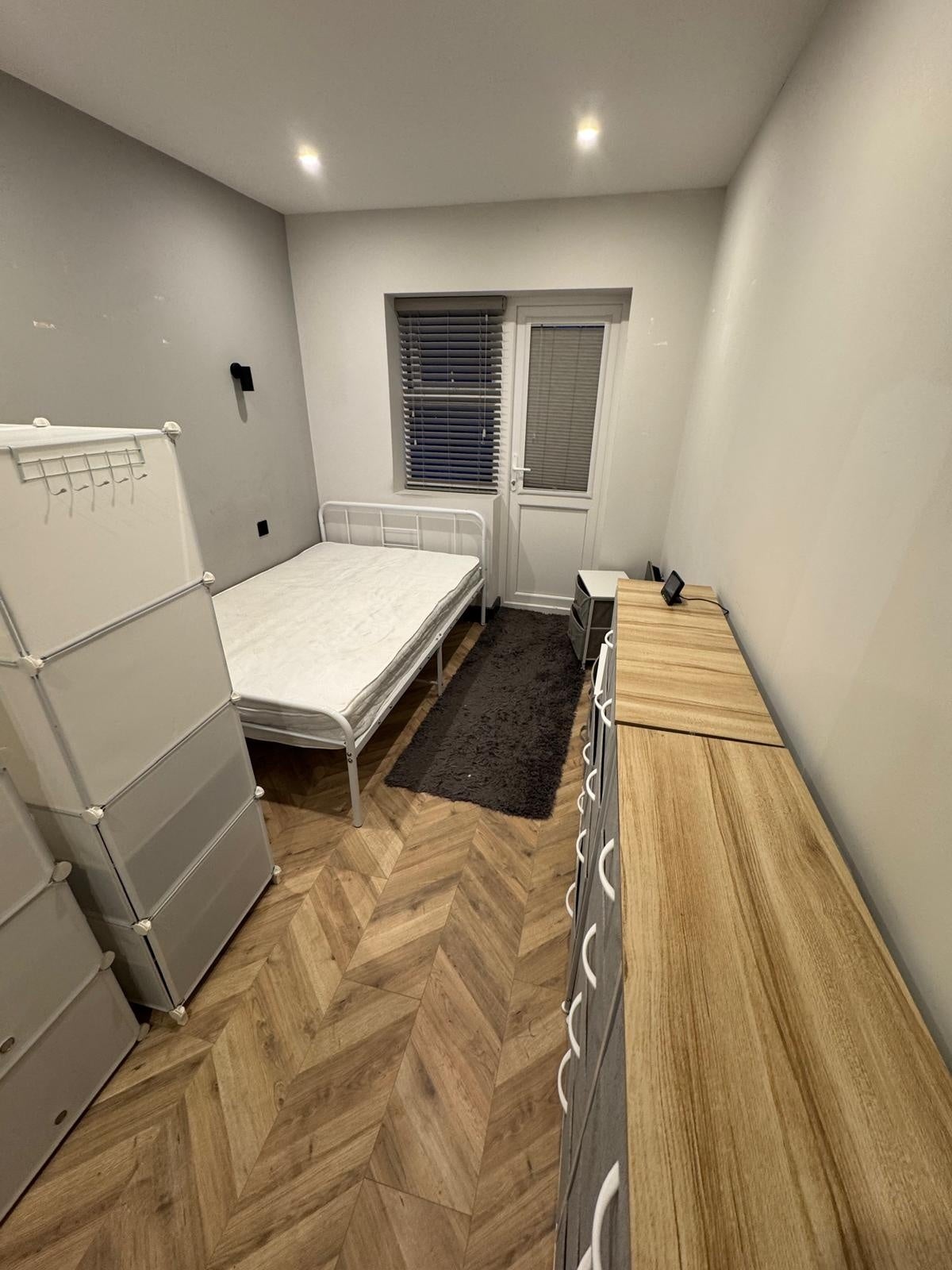 Room Grayscroft Road in Greater London