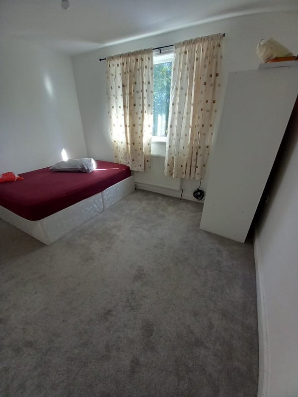 Room Craston Road in Manchester