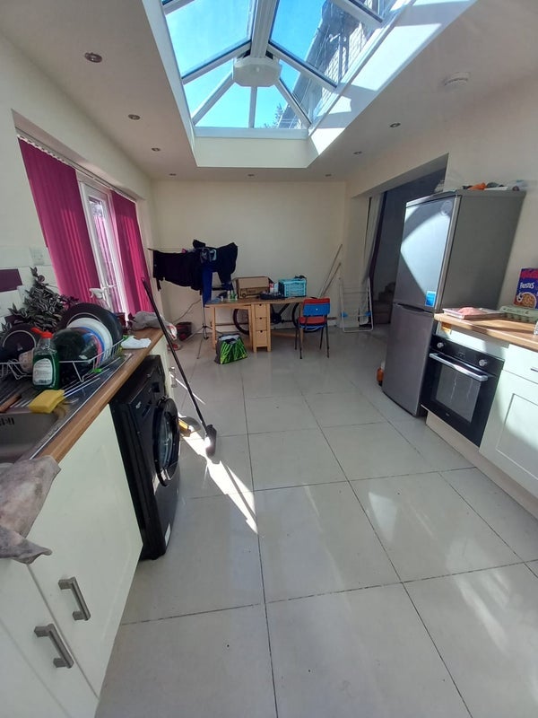 Room Craston Road in Manchester