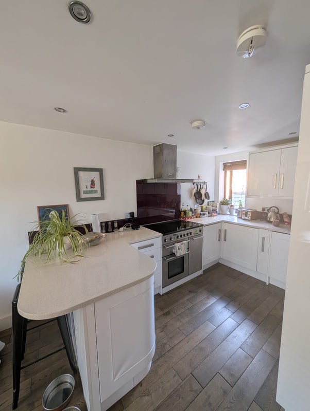 Flat Riverside Close in Greater London