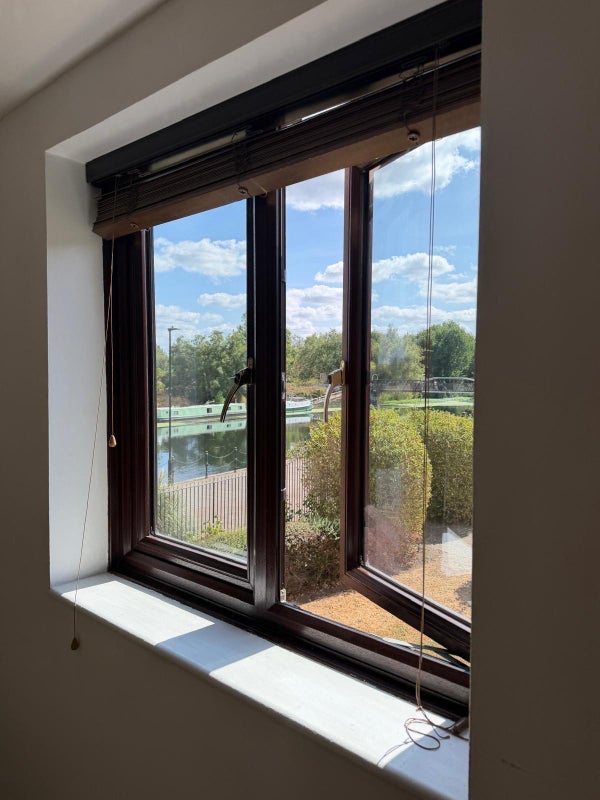 Flat Riverside Close in Greater London