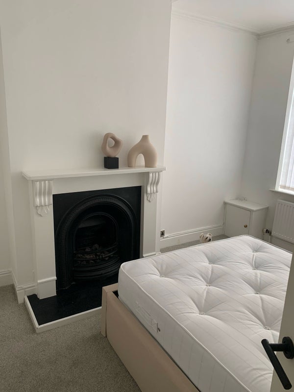 Room New Barton Street in Salford