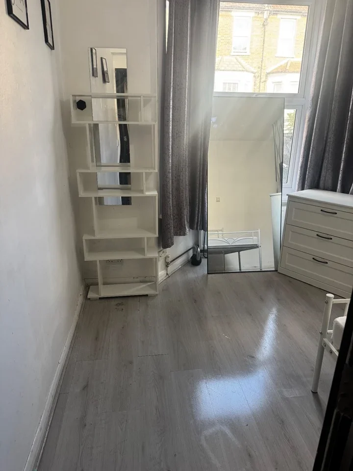 Room Trundley's Road in Greater London