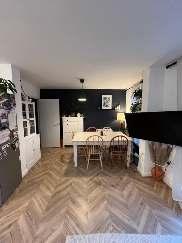 Flat Bouverie Road in Greater London