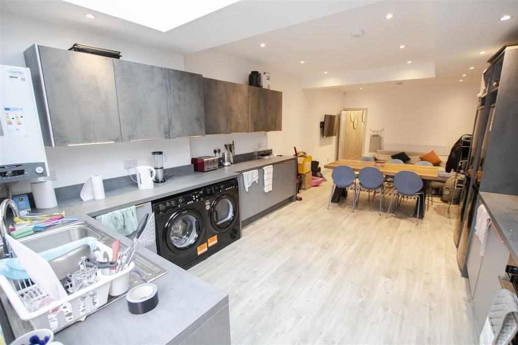 Flat Heeley Road in Birmingham
