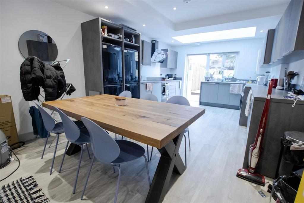 Flat Heeley Road in Birmingham