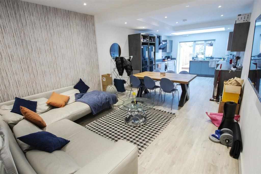 Flat Heeley Road in Birmingham