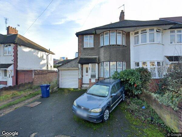 Flat Brentvale Avenue in Greater London