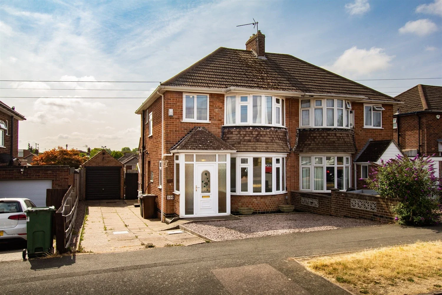 House Parklands Drive in Charnwood