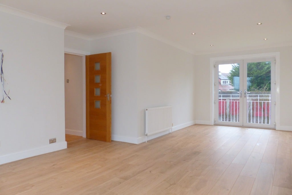 Flat Broomburn Drive in Newton Mearns
