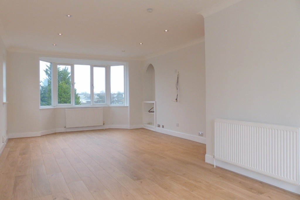 Flat Broomburn Drive in Newton Mearns