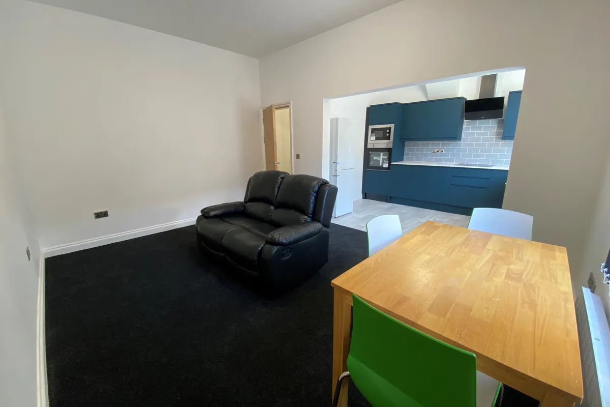 Flat Back Manor Terrace in Leeds