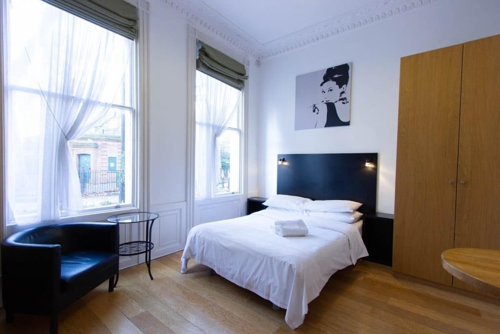 Flat Cartwright Gardens in Greater London