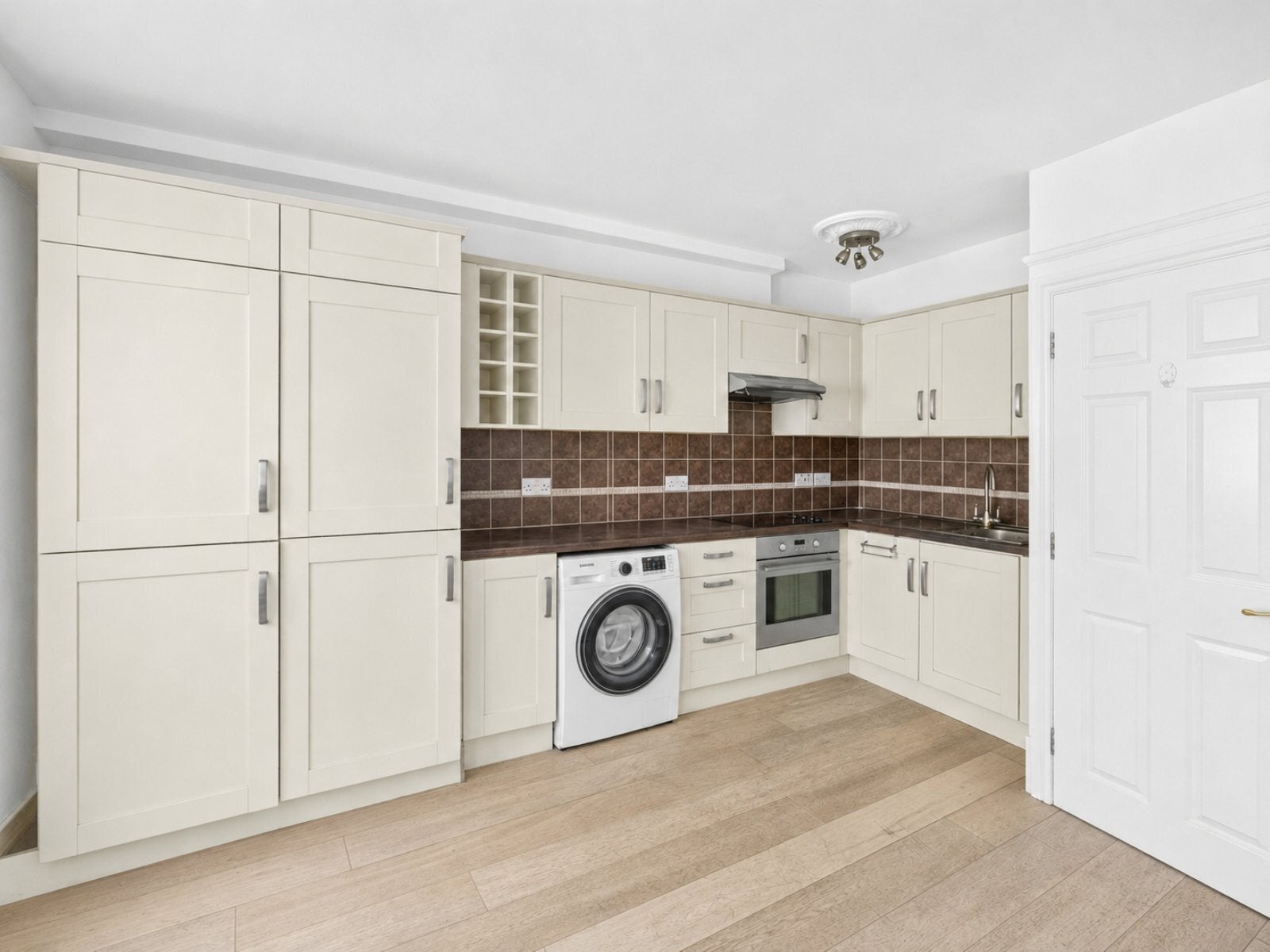 Flat Swinton Street in Greater London