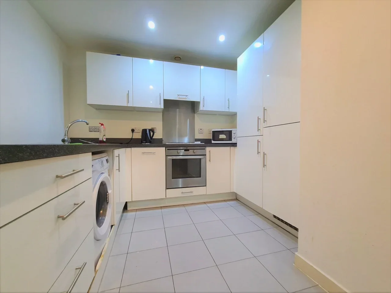 Flat Mercer Walk in Greater London