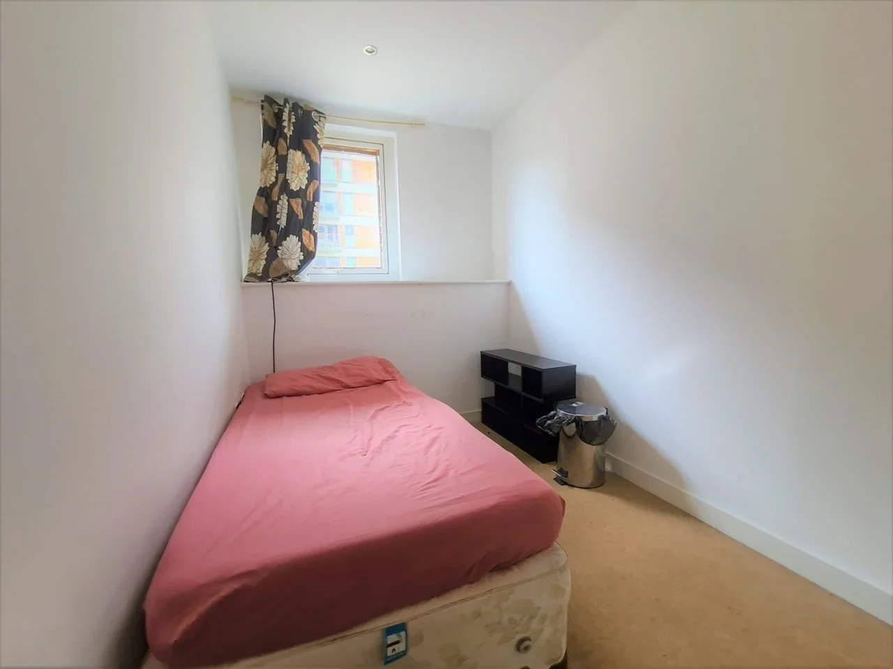 Flat Mercer Walk in Greater London