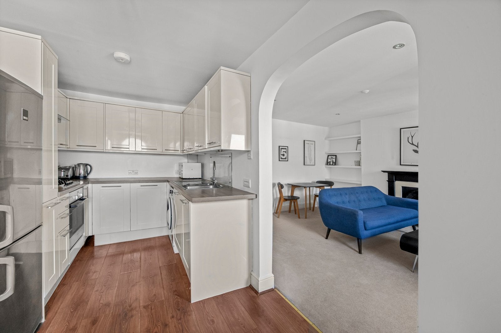 Flat Upper Richmond Road in Greater London