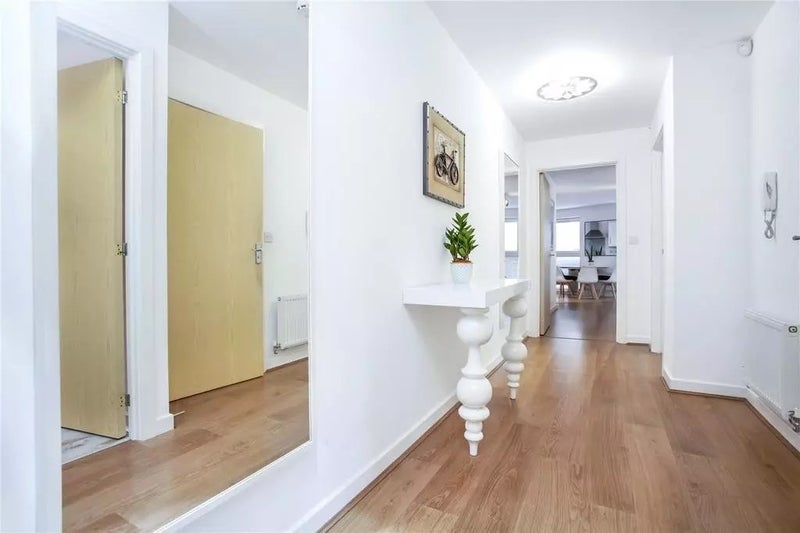 Room Amhurst Road in Greater London