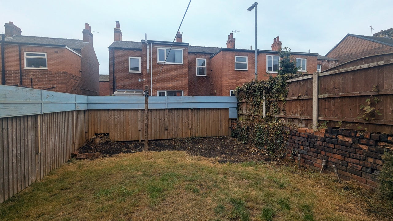 House Denholme Drive in Wakefield