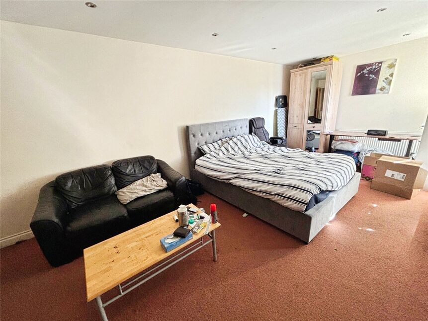 Flat Watkin Road in Leicester