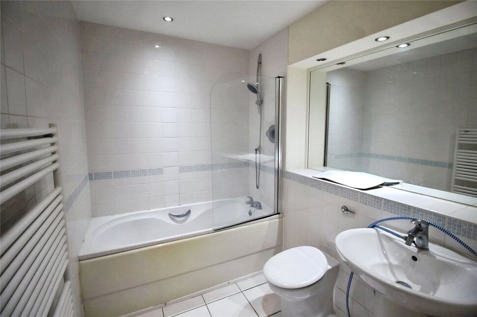 Flat Watkin Road in Leicester