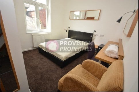 Flat Wetherby Grove in Leeds