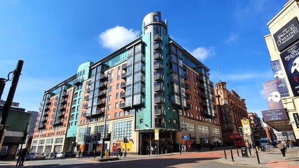 Flat Whitworth Street West in Manchester
