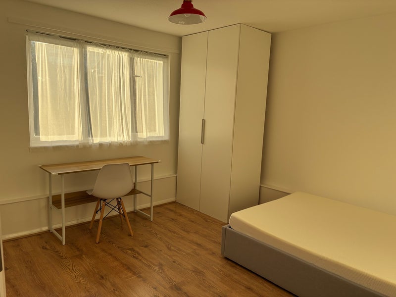 Room Maiden Lane in Greater London