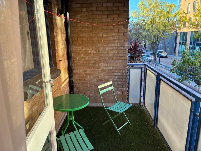 Room Maiden Lane in Greater London