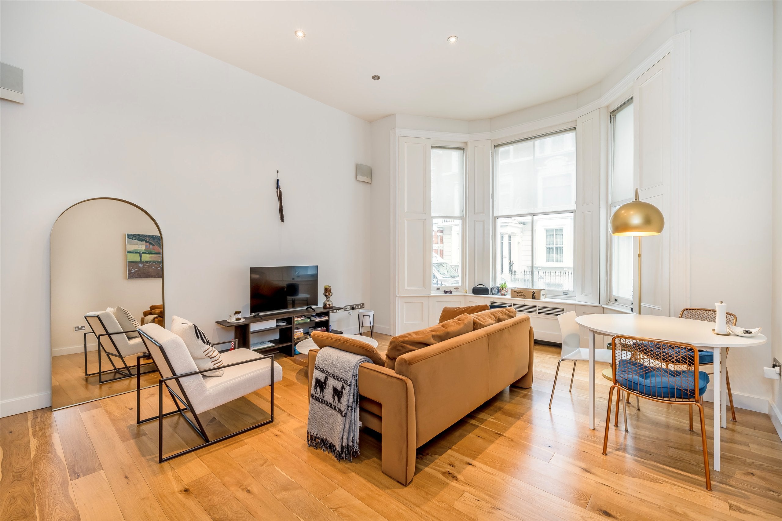 Flat Nevern Place in Greater London