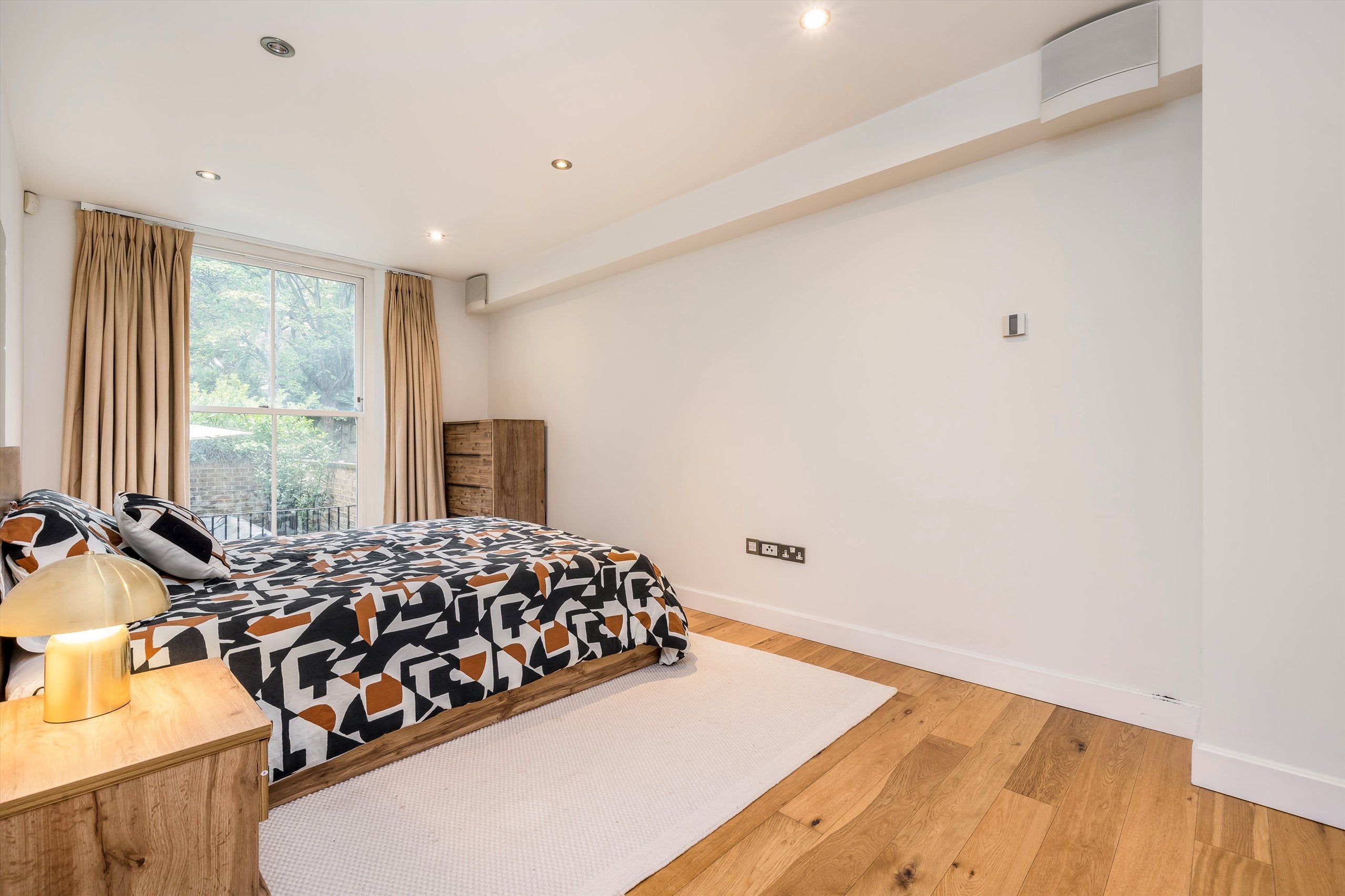 Flat Nevern Place in Greater London