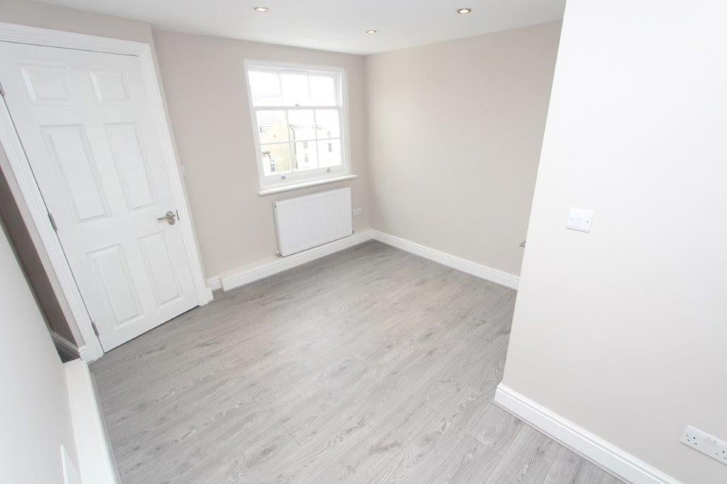 Flat Wrotham Road in Gravesham
