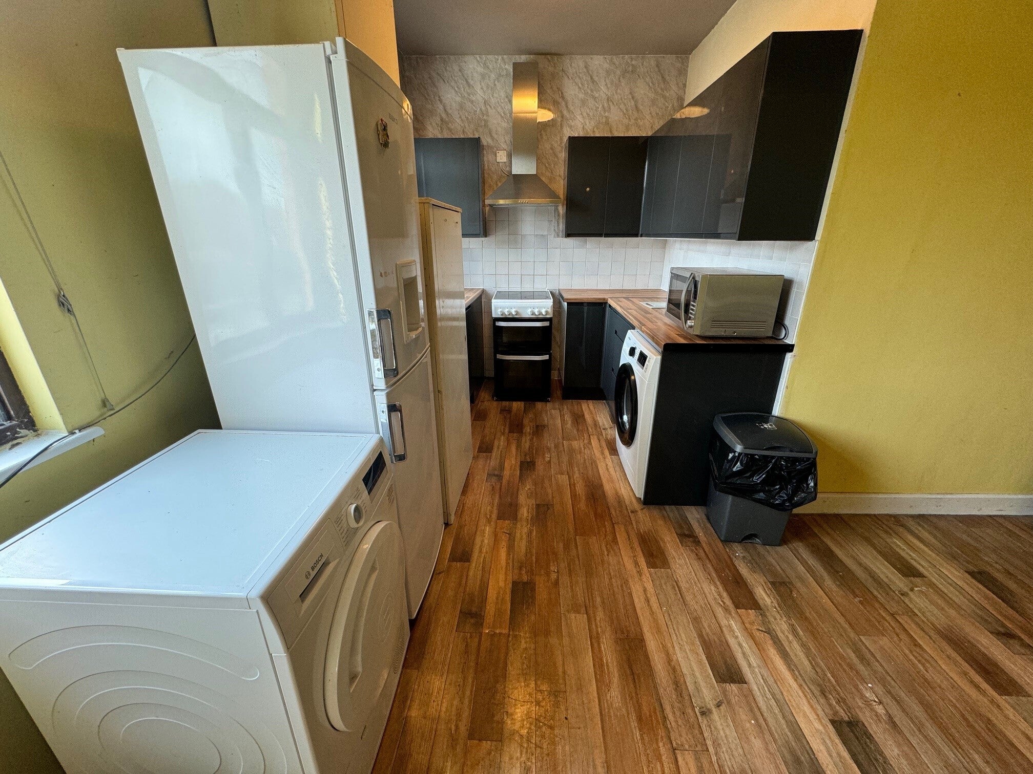 Room Fishponds Road in Bristol