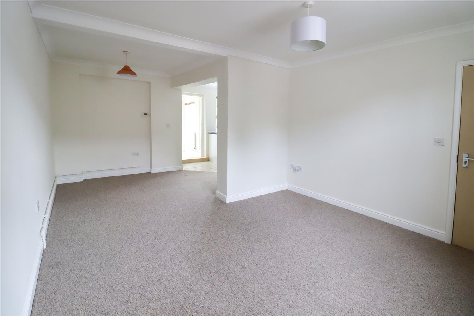 Flat Jubilee Terrace in Ely