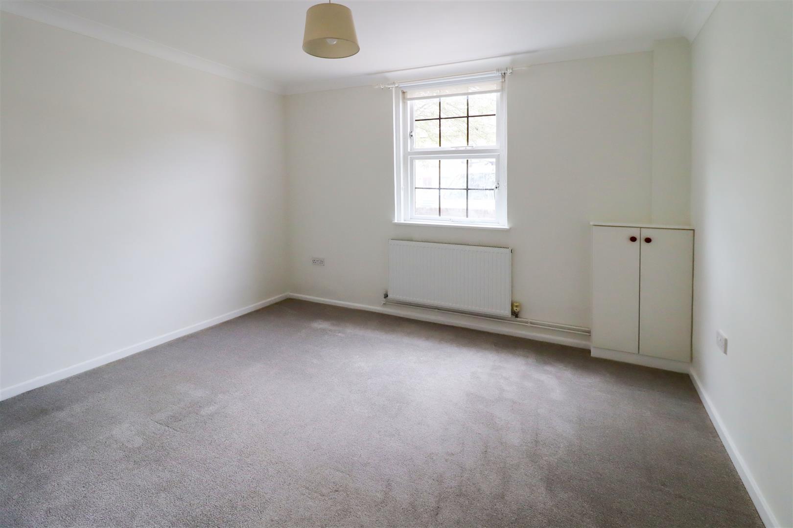 Flat Jubilee Terrace in Ely