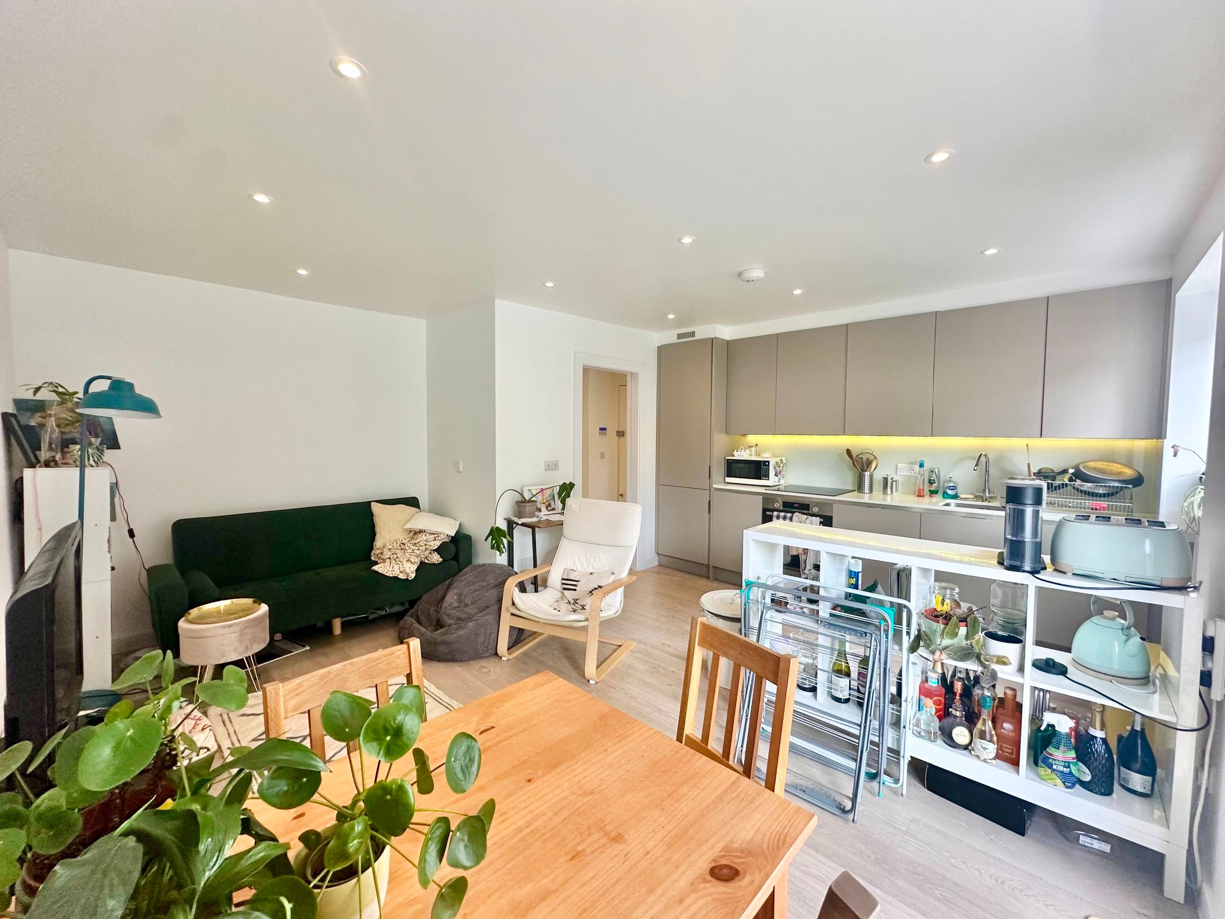 Flat Brixton Hill in Greater London