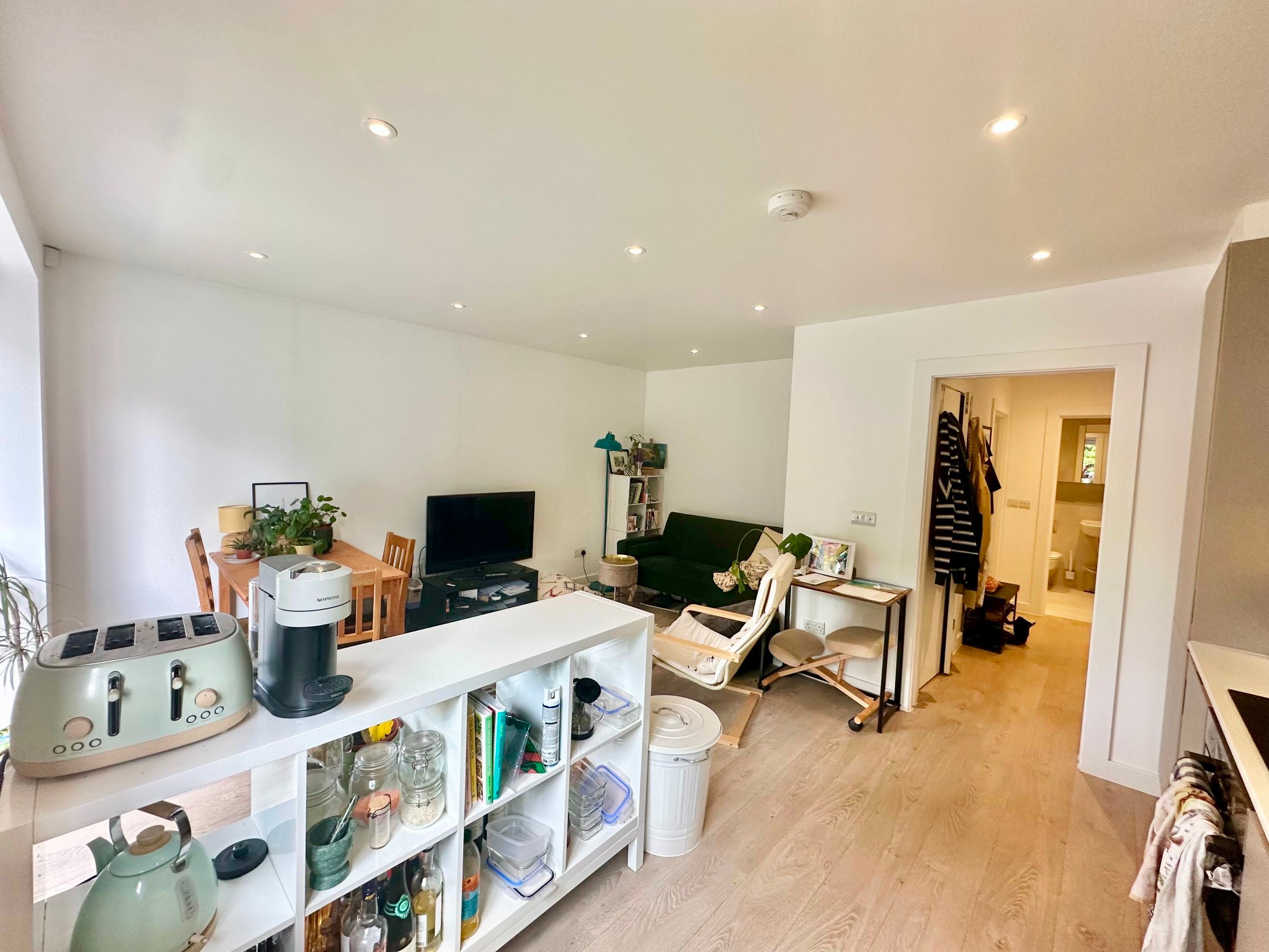 Flat Brixton Hill in Greater London