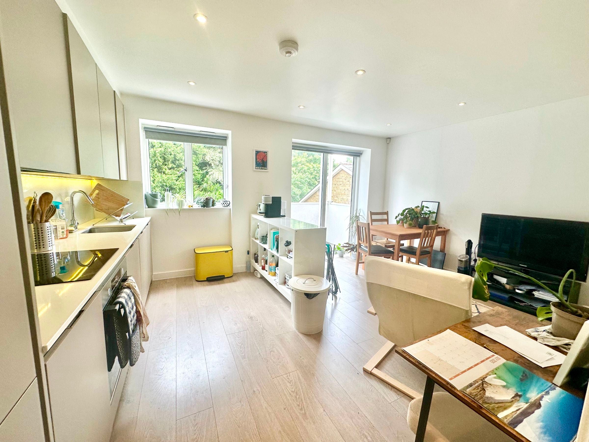 Flat Brixton Hill in Greater London