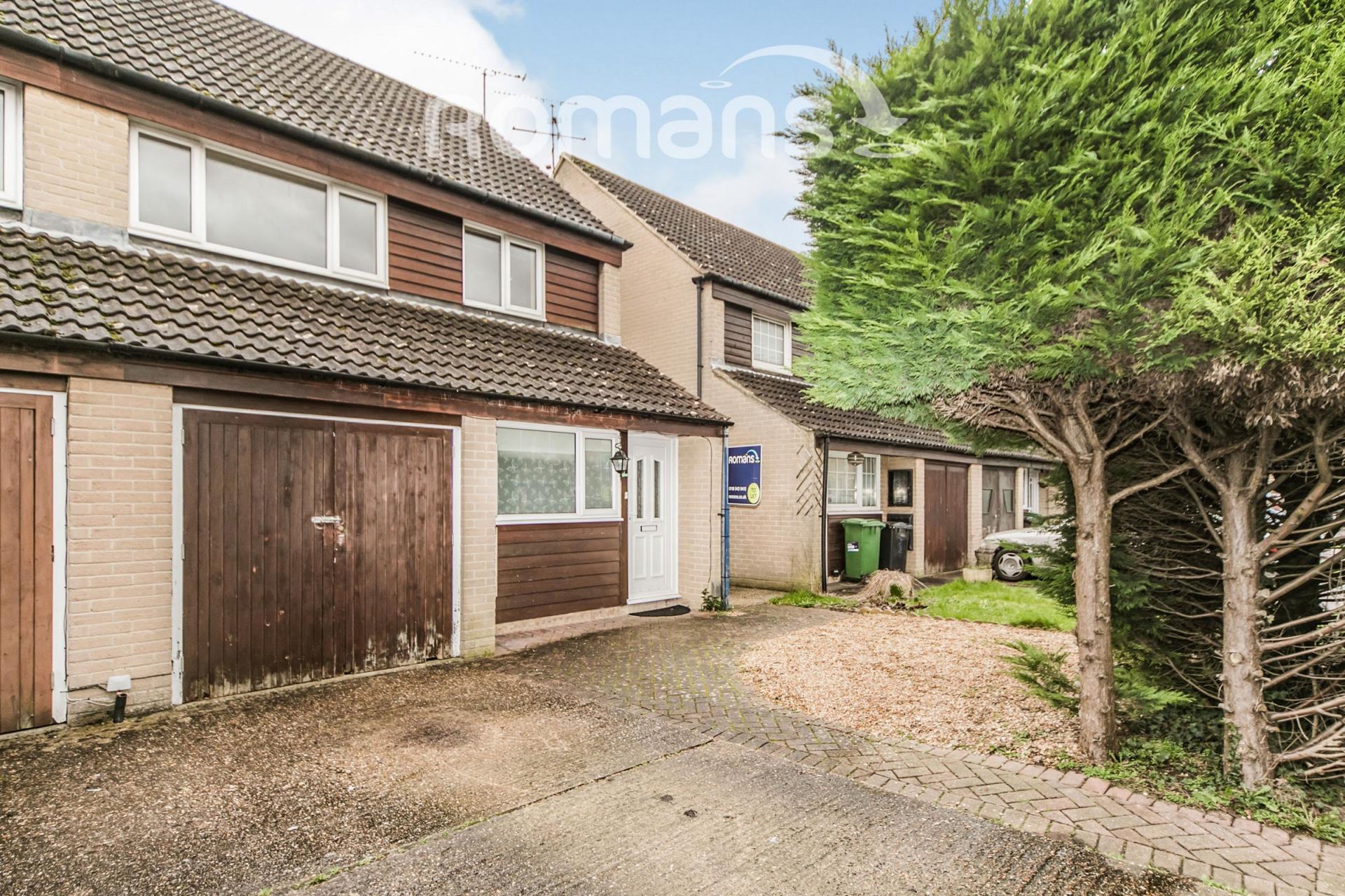 House Evergreen Drive in Holybrook