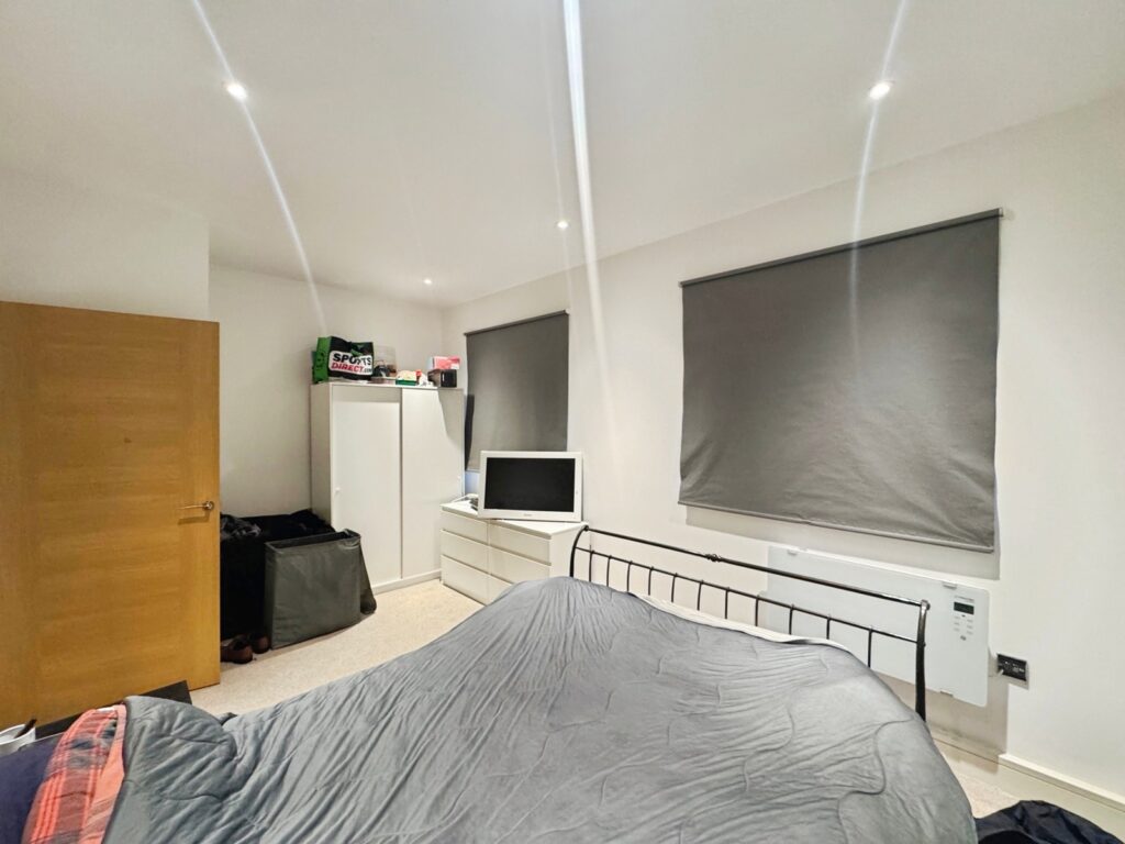 Flat Bartley Way in Hart