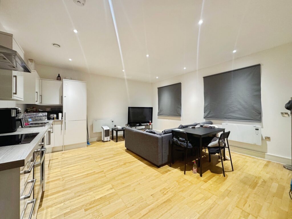 Flat Bartley Way in Hart