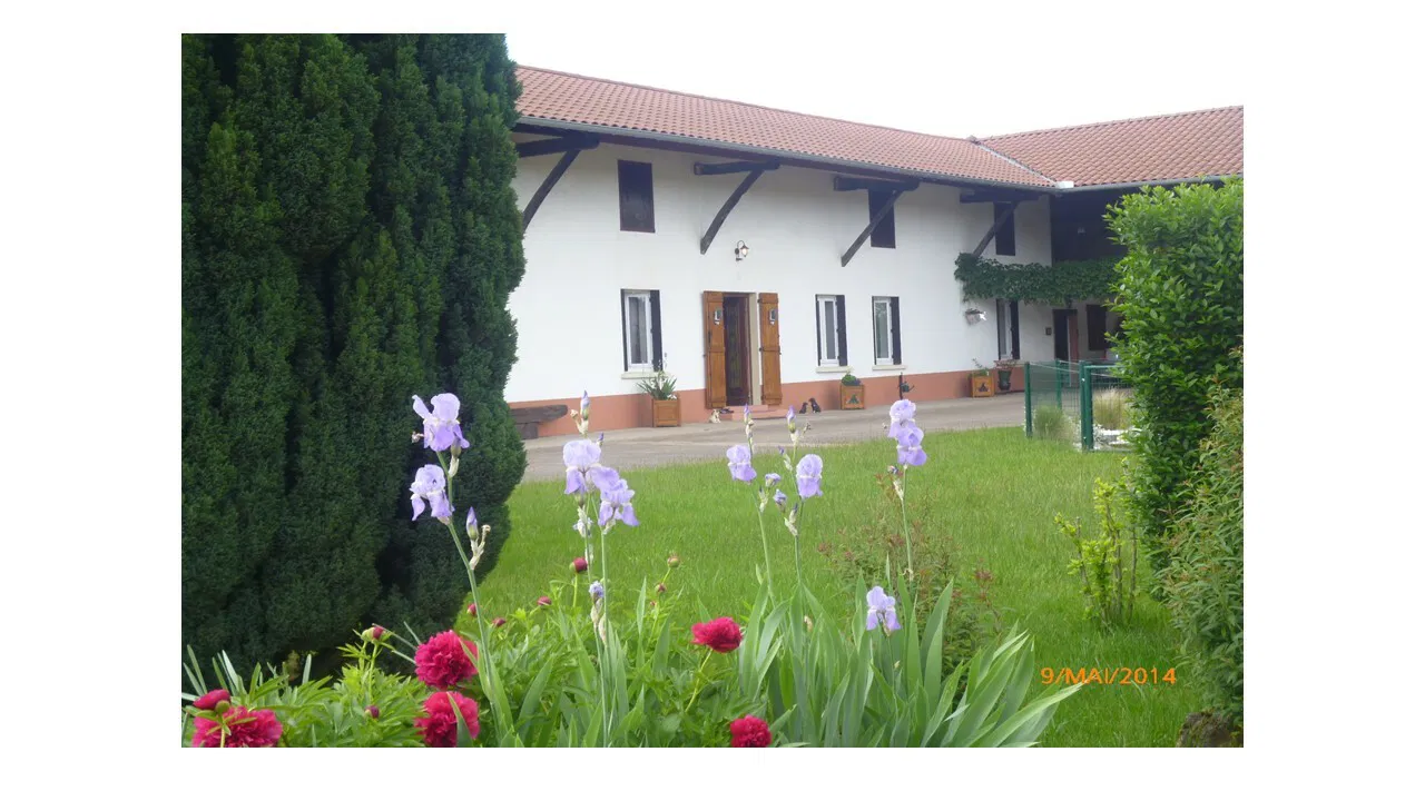 Room Allée du Colombier in Crottet