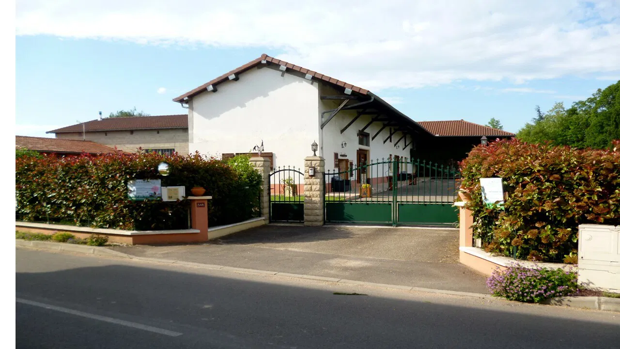 Room Allée du Colombier in Crottet