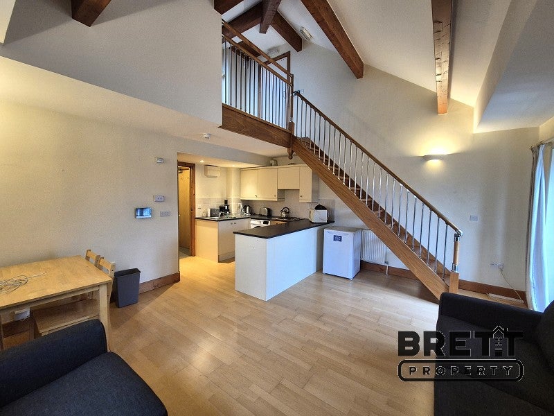 Flat Nelson Quay in Milford Haven