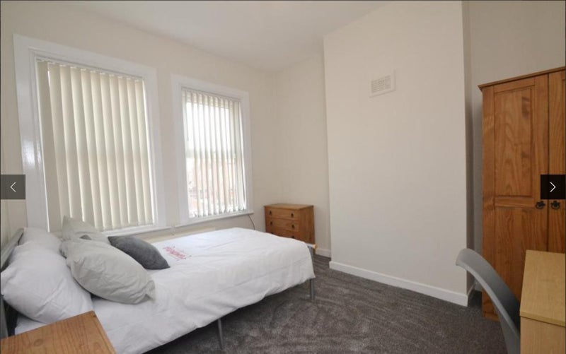 Room Ashfield Road in Manchester
