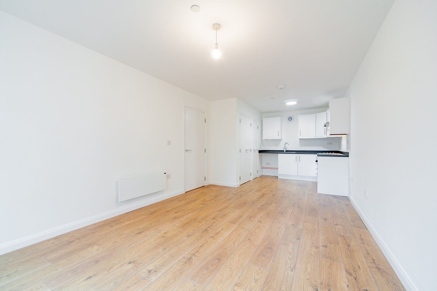 Flat Sandra Court in Greater London