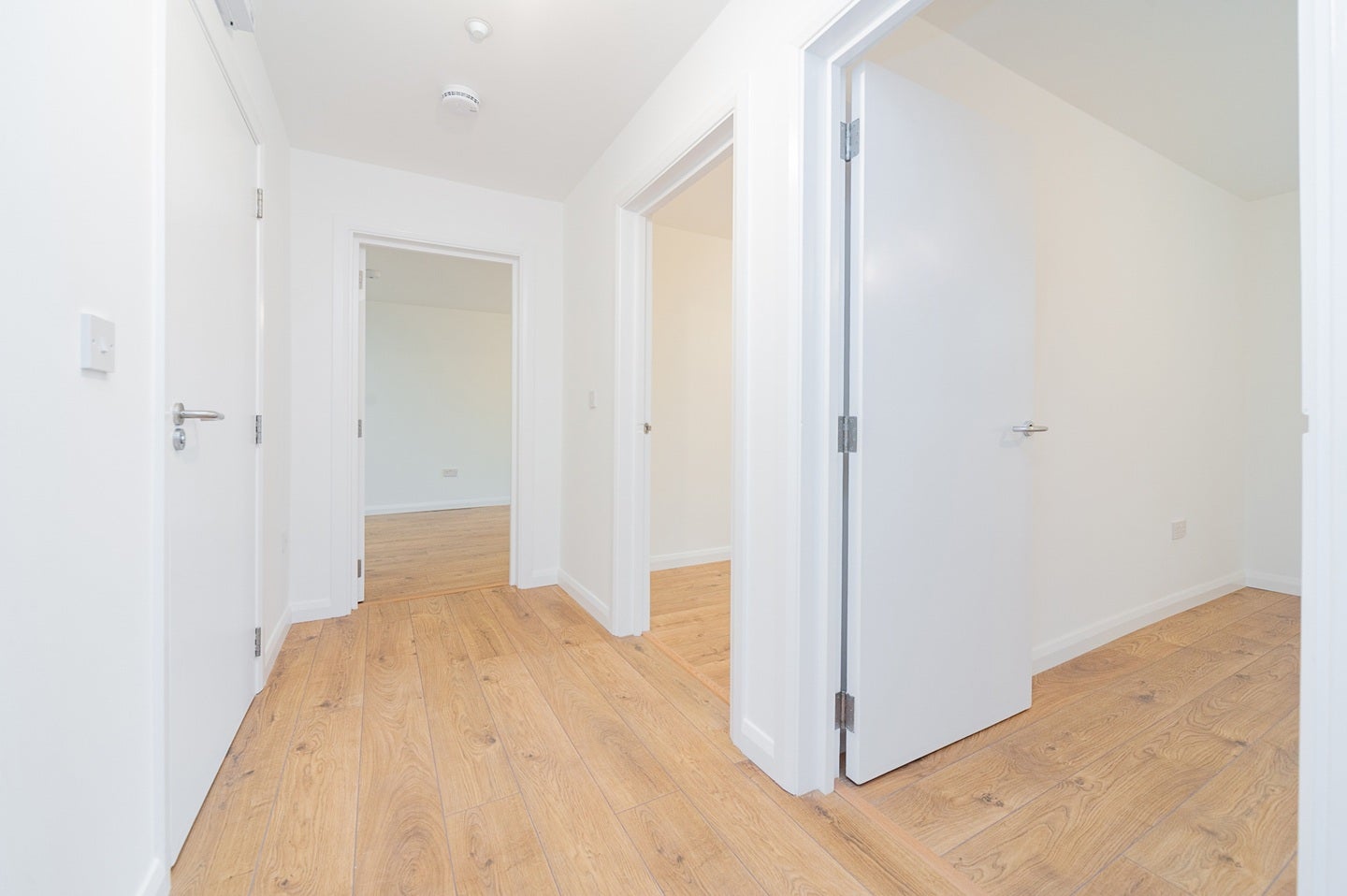 Flat Sandra Court in Greater London