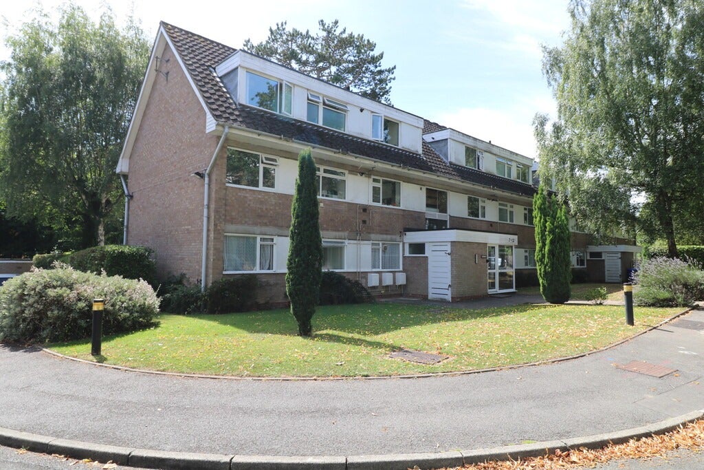 Flat White House Way in Metropolitan Borough of Solihull
